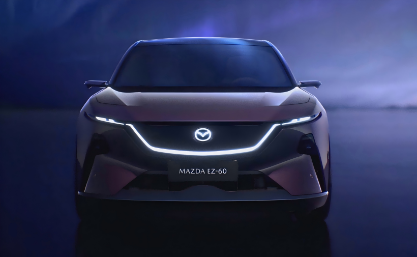 Immagini ufficiali di Mazda EZ - 60. Il design è estremamente futuristico. Farà il suo primo debutto il 23 aprile.