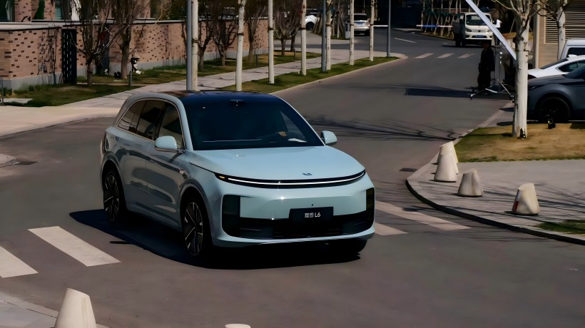 Le immagini ufficiali del nuovo Ideal L6 faranno il loro debutto al Shanghai Auto Show. Adotterà un lidar nuovo di zecca e avrà un chip aggiornato.