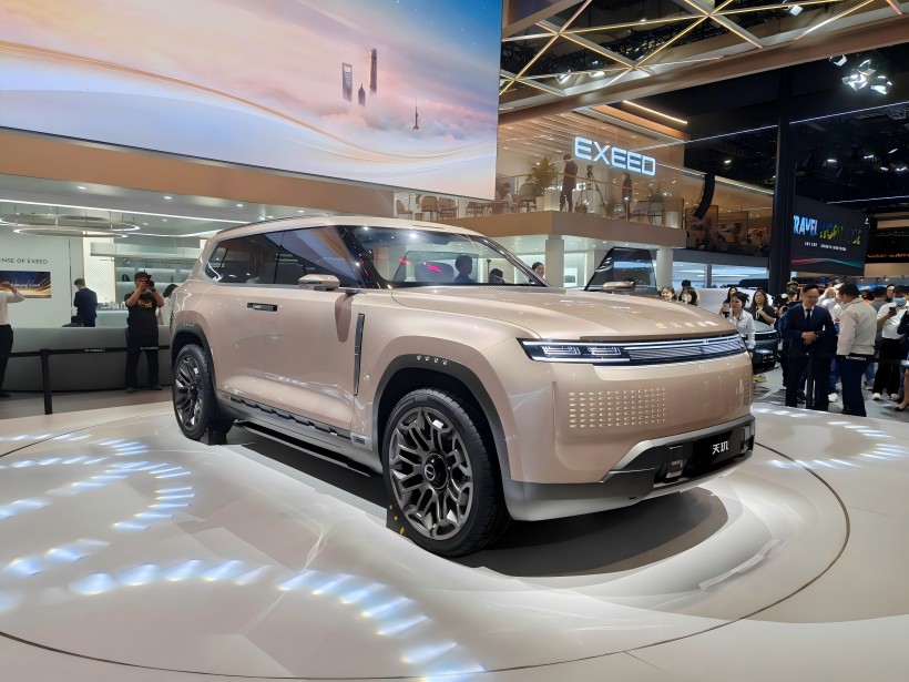 2025 Shanghai Auto Show: Starway Tianji Concept Car svelato, posizionato come un grande SUV per il tempo libero a 6 posti