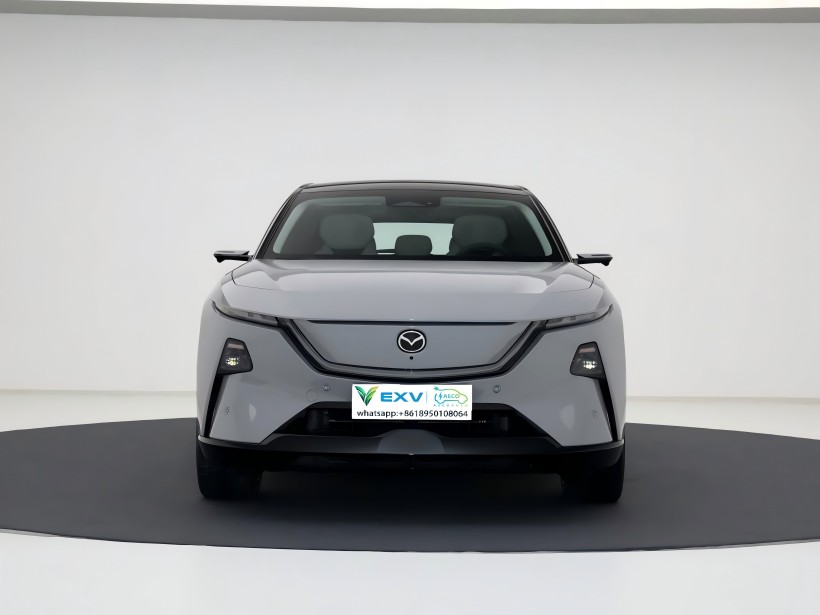 La Mazda EZ - 60 dovrebbe colpire il mercato entro la fine di agosto. Offre propulsori a gamma puri - elettrici e estesi. L'interno è inoltre dotato di una configurazione a doppia schermata.